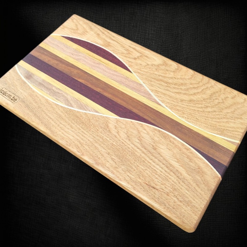 Planche de cuisine en chêne durable | Incrustation Design | Fabriquée à la main | PL2404
